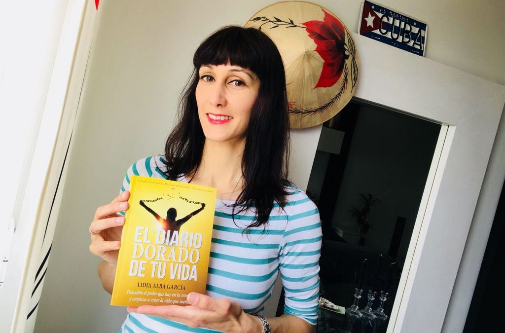 Fotos de gente con libro 10